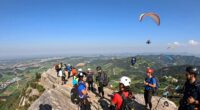 building community through soaring